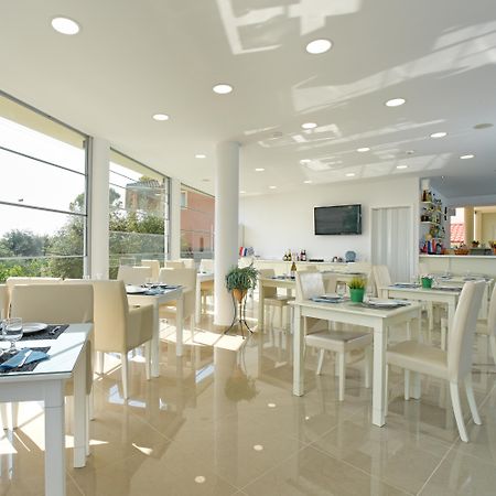 Palapart Gikas Suites And Studios 古维亚 外观 照片