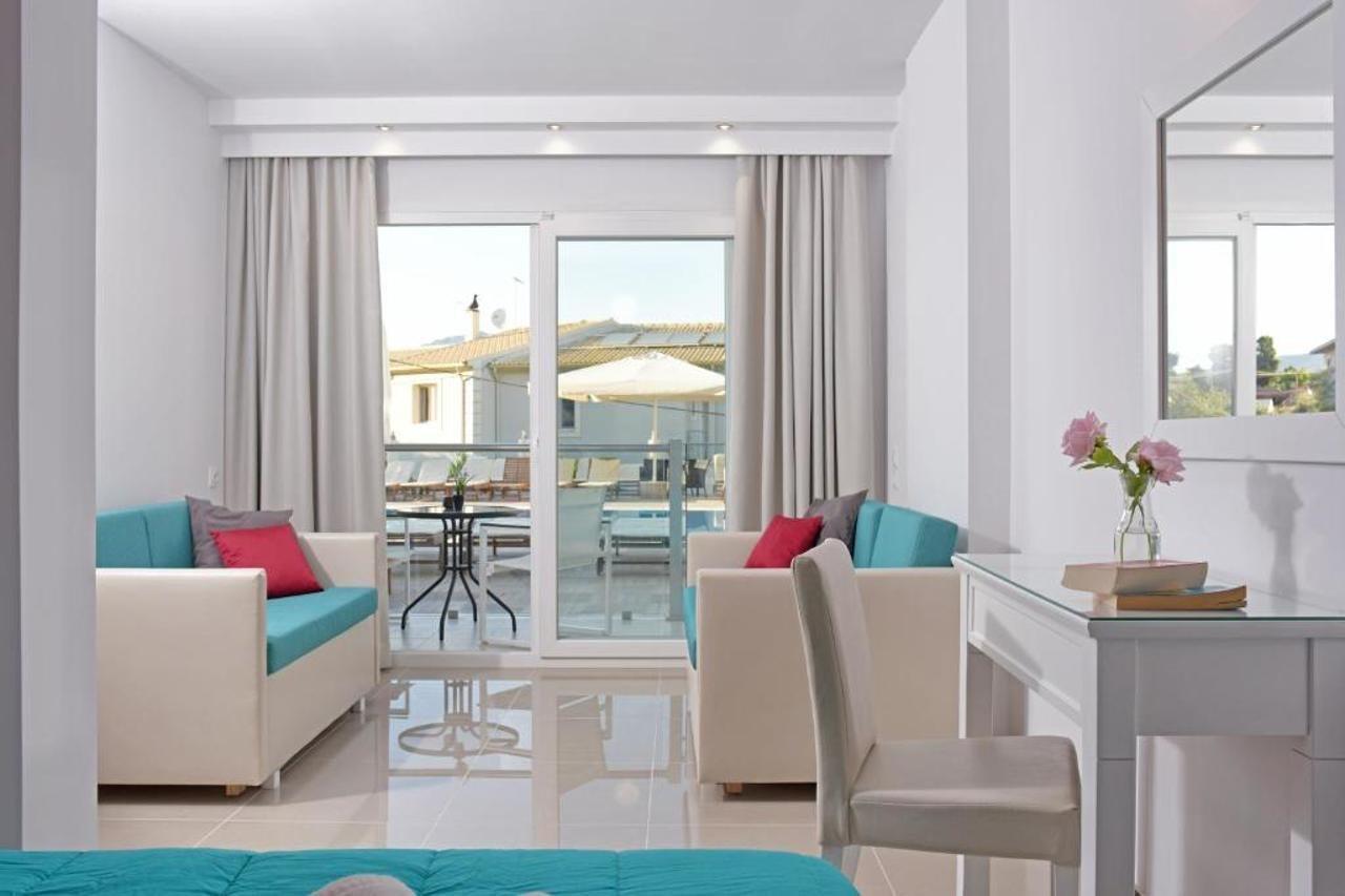Palapart Gikas Suites And Studios 古维亚 外观 照片