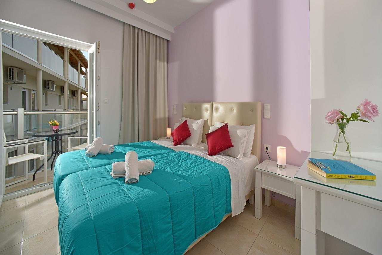 Palapart Gikas Suites And Studios 古维亚 外观 照片