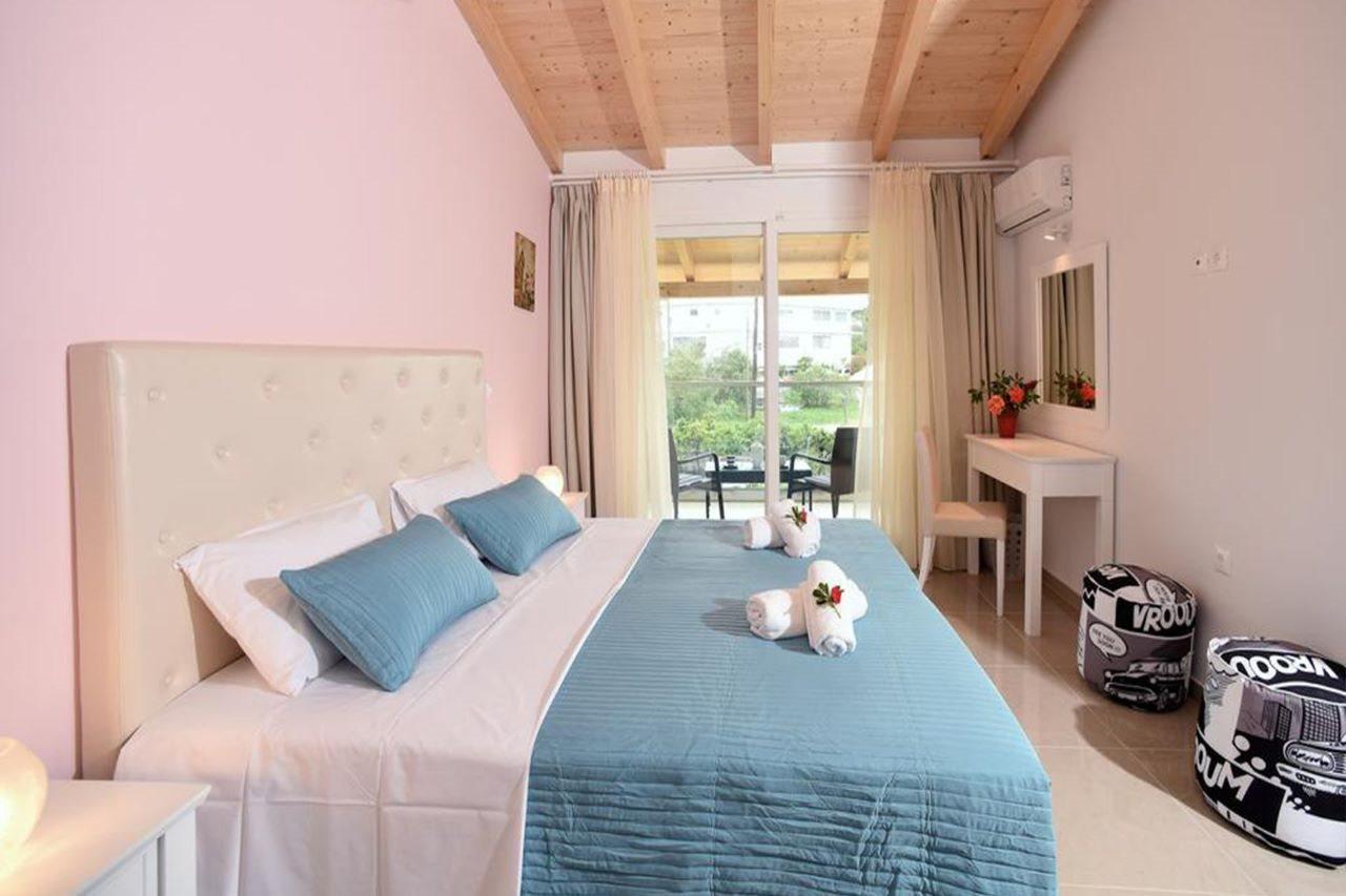 Palapart Gikas Suites And Studios 古维亚 外观 照片