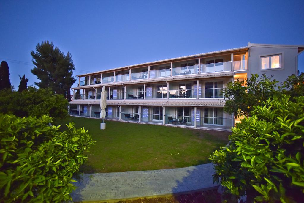 Palapart Gikas Suites And Studios 古维亚 外观 照片