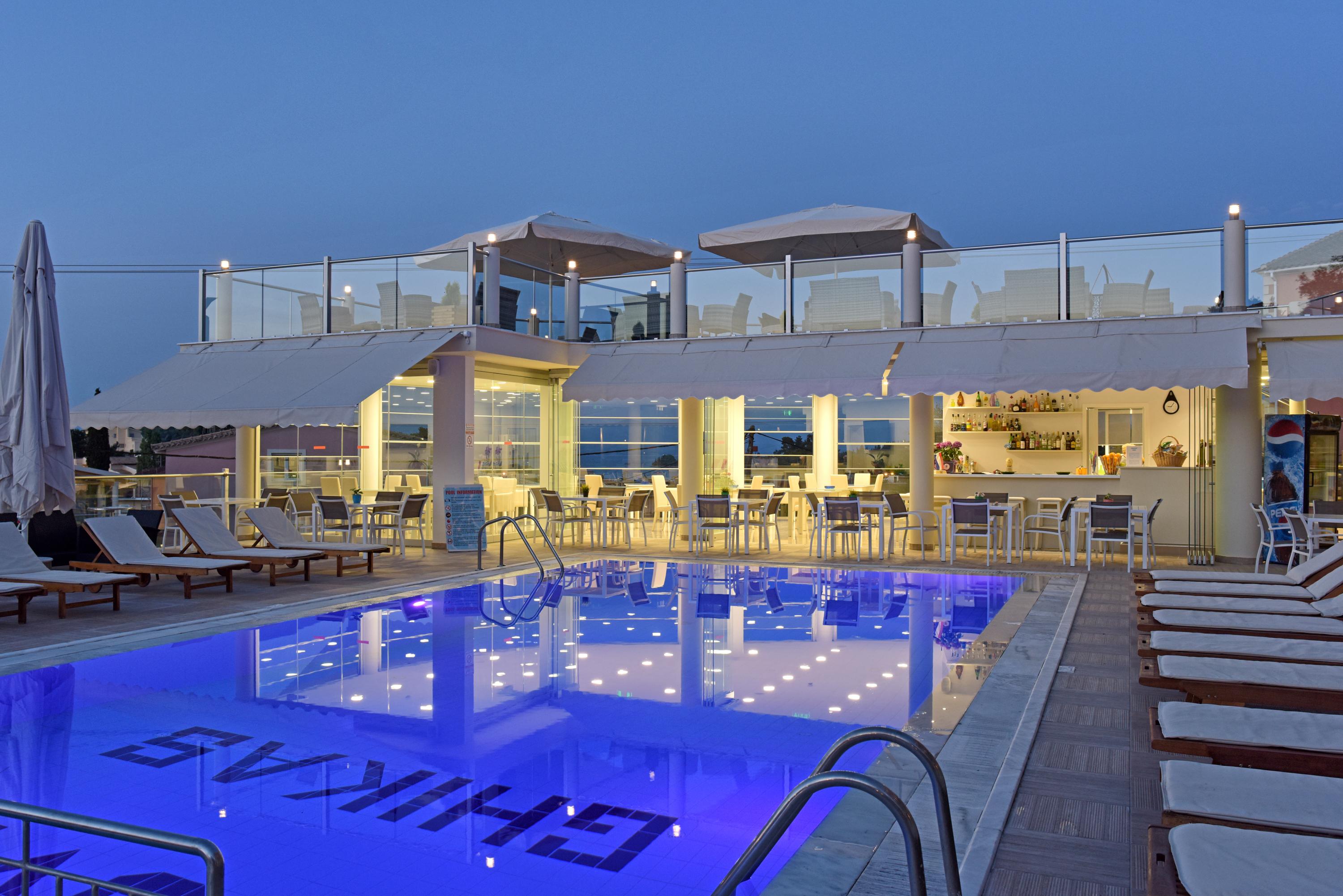Palapart Gikas Suites And Studios 古维亚 外观 照片